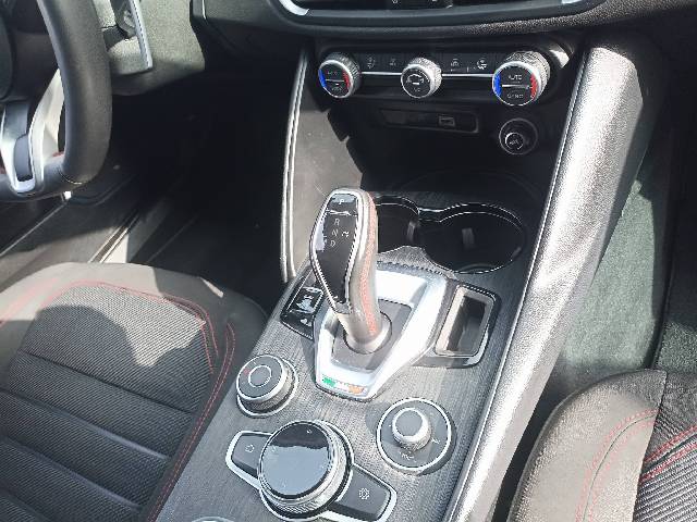 alfa-romeo-giulia-2-2-d-at8-super-160-cv-img9