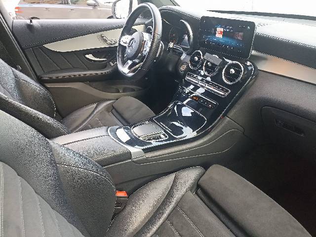 mercedes-benz-gjc-220d-coupe-amg-4-matic-img3