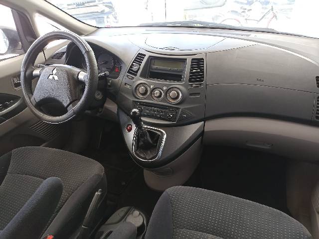 mitsubishi-grandis-2-0-did-img4