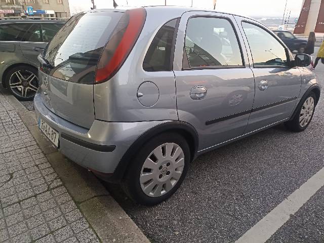 opel-corsa-1-2-16v-img2