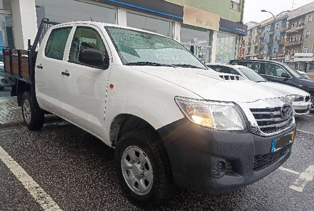 toyota-hylux-2-5-d4d-4x4-img1