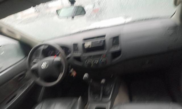 toyota-hylux-2-5-d4d-4x4-img2