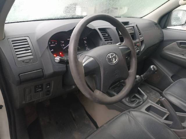 toyota-hylux-2-5-d4d-4x4-img3