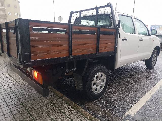 toyota-hylux-2-5-d4d-4x4-img4